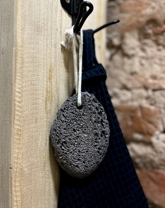 Lavas akmens- pumeks